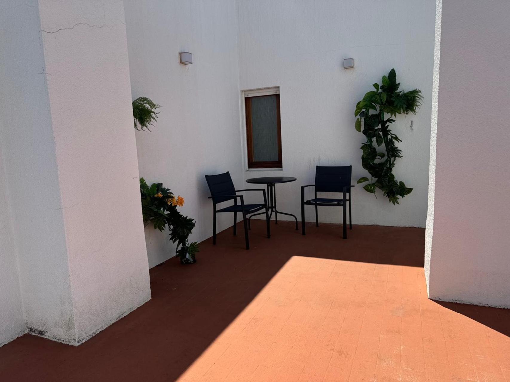 Aomo Art Space Hostel Oeiras Eksteriør billede
